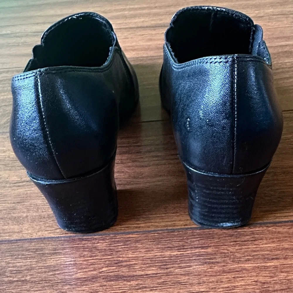 Liz Baker sleek black